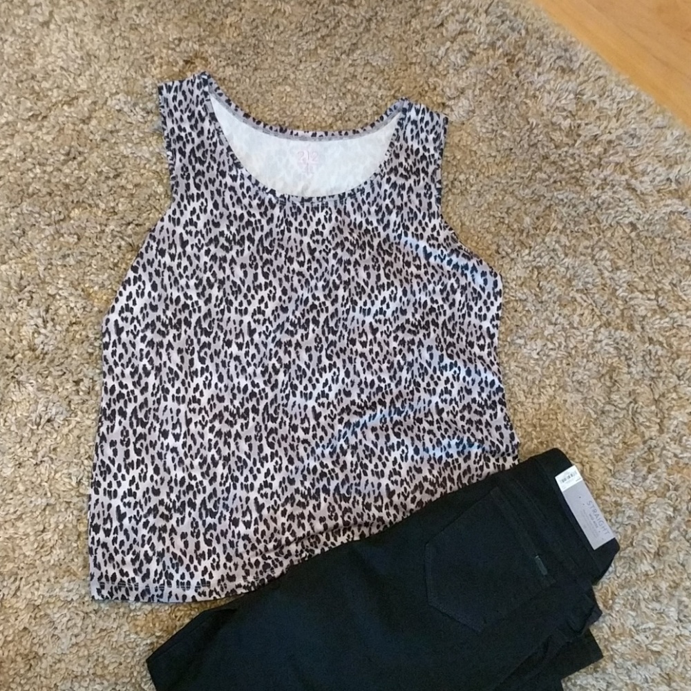 3/$15 Cheetah print tank top size LARGE